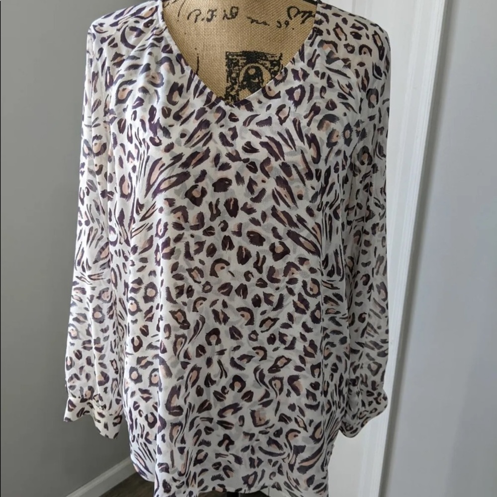 CAbi Glamour Blouse Animal Print Leopard Cheetah White Pink V Neck